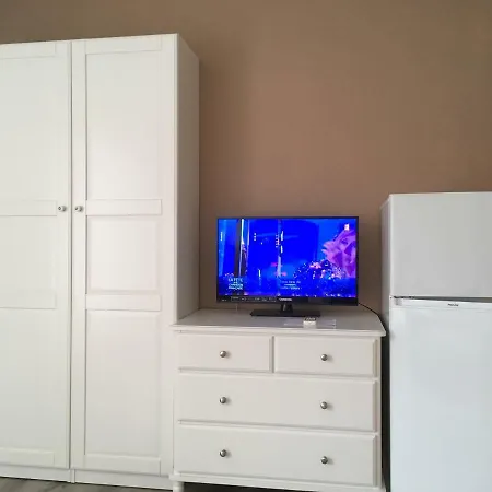 Studio La Faviere Apartment *