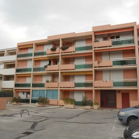 Apartment Studio La Faviere